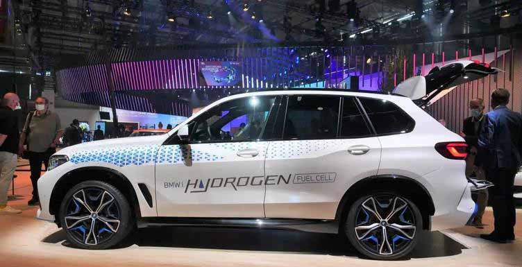 與豐田共同研發(fā)，寶馬首款氫燃料電池SUV iX5 Hydrogen亮相.jpg