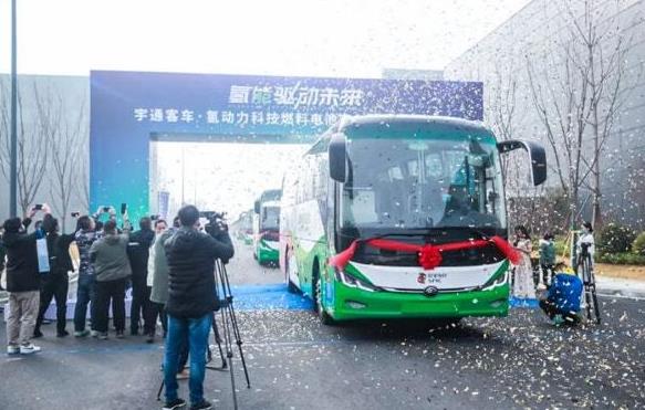 宇通簽約國家電投氫能，100輛大巴交付.jpg