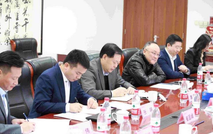 大慶市領(lǐng)導(dǎo)赴氫促會調(diào)研,與產(chǎn)業(yè)鏈龍頭企業(yè)代表座談交流.jpg 大慶市領(lǐng)導(dǎo)赴氫促會調(diào)研,與產(chǎn)業(yè)鏈龍頭企業(yè)代表座談交流.jpg