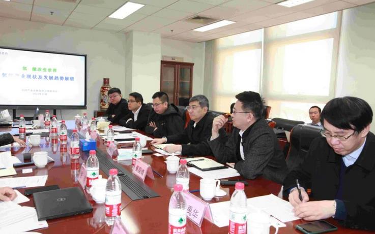 大慶市領(lǐng)導(dǎo)赴氫促會調(diào)研,與產(chǎn)業(yè)鏈龍頭企業(yè)代表座談交流.jpg 大慶市領(lǐng)導(dǎo)赴氫促會調(diào)研,與產(chǎn)業(yè)鏈龍頭企業(yè)代表座談交流.jpg