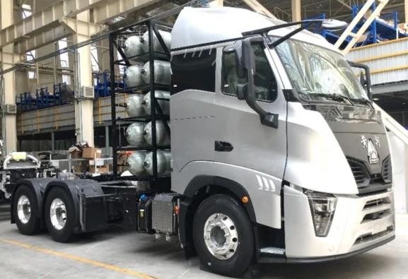 中材科技210L儲(chǔ)氫瓶組助力氫能重卡新突破 中材科技210L儲(chǔ)氫瓶組助力氫能重卡新突破