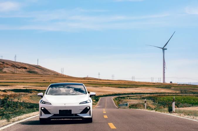 長安深藍SL03上市16.89萬起售，氫電版69.99萬元！