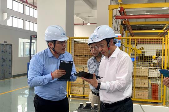 吉林省政協(xié)副主席吳靖平一行蒞臨新氫動(dòng)力考察調(diào)研.jpg