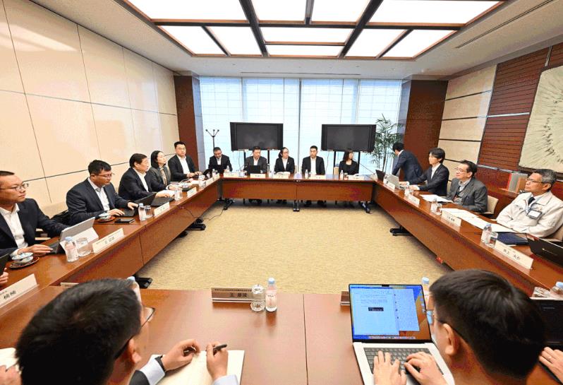 譚旭光帶領濰柴技術專家團隊參觀了豐田氫燃料電池生產線.jpg 譚旭光帶領濰柴技術專家團隊參觀了豐田氫燃料電池生產線.jpg